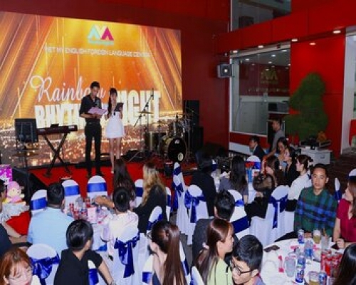 Chương Trình "Rainbow Rhythm Night" Kết Thúc Mùa Hè Sôi Động tại Trung Tâm Ngoại Ngữ Phát Triển Việt Mỹ️